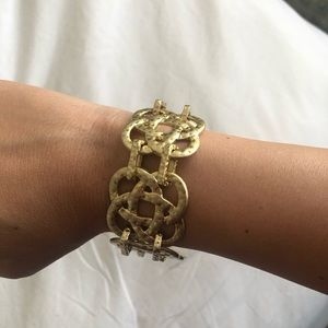 Chunky gold bracelet